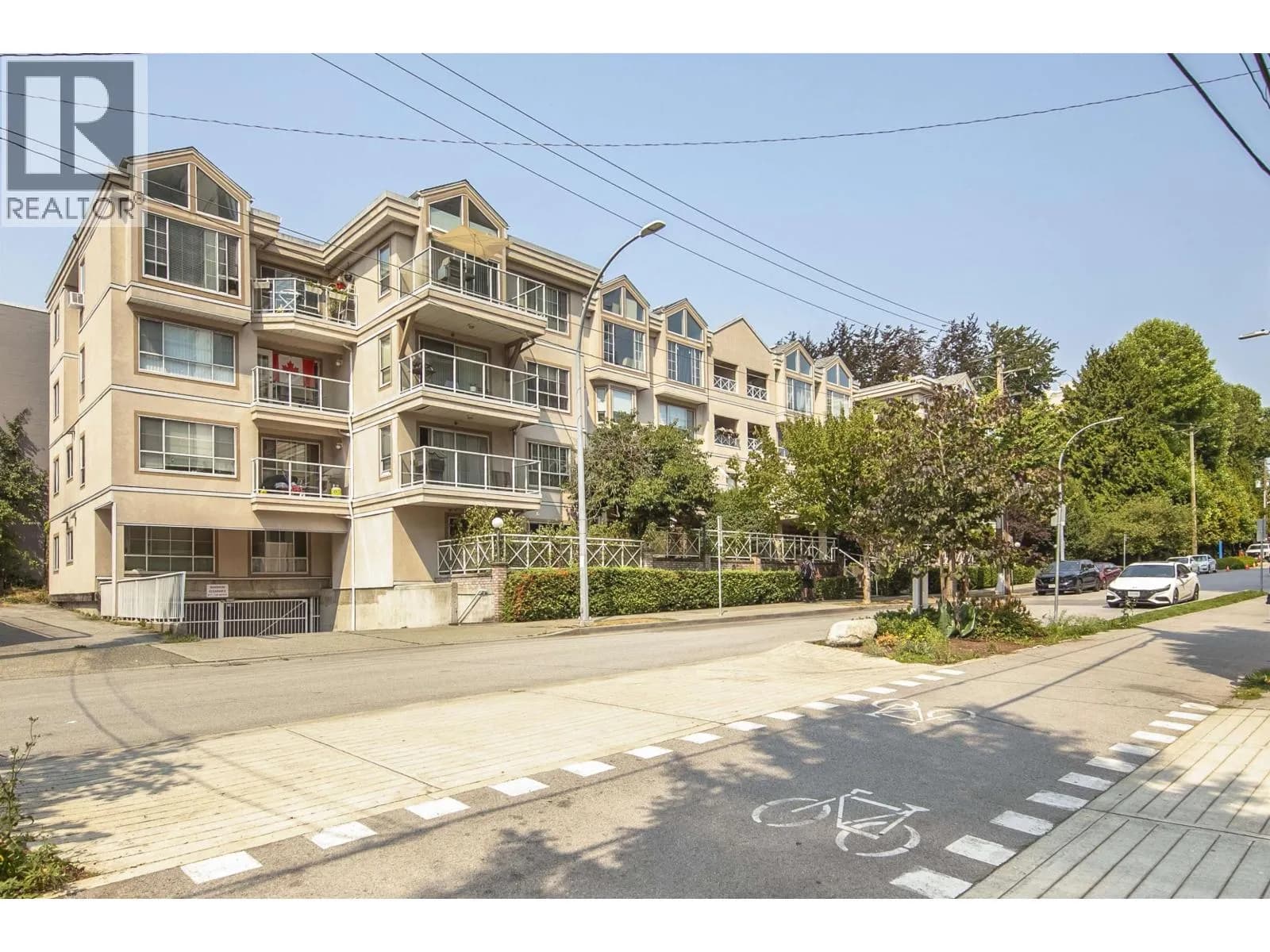 #410 525 AGNES STREET, New Westminster, BC photo 2