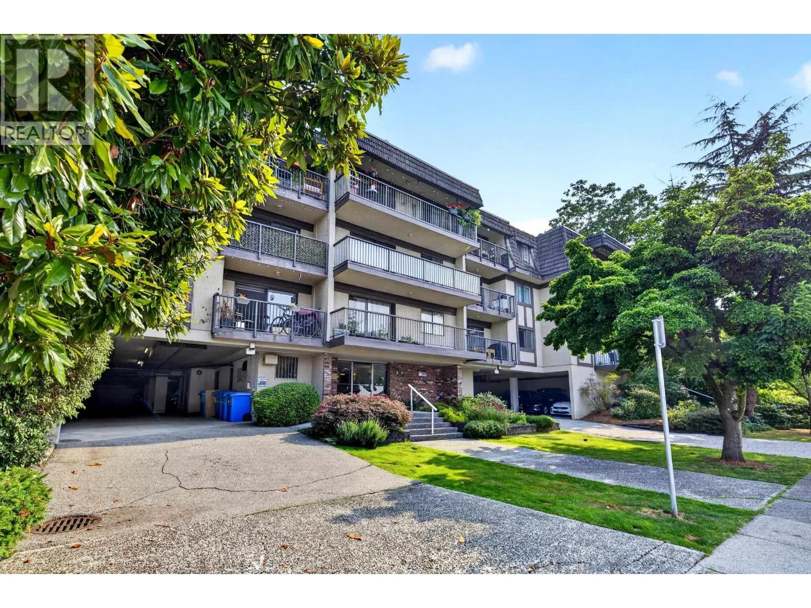 #307 252 W 2ND STREET, North Vancouver, BC photo 3