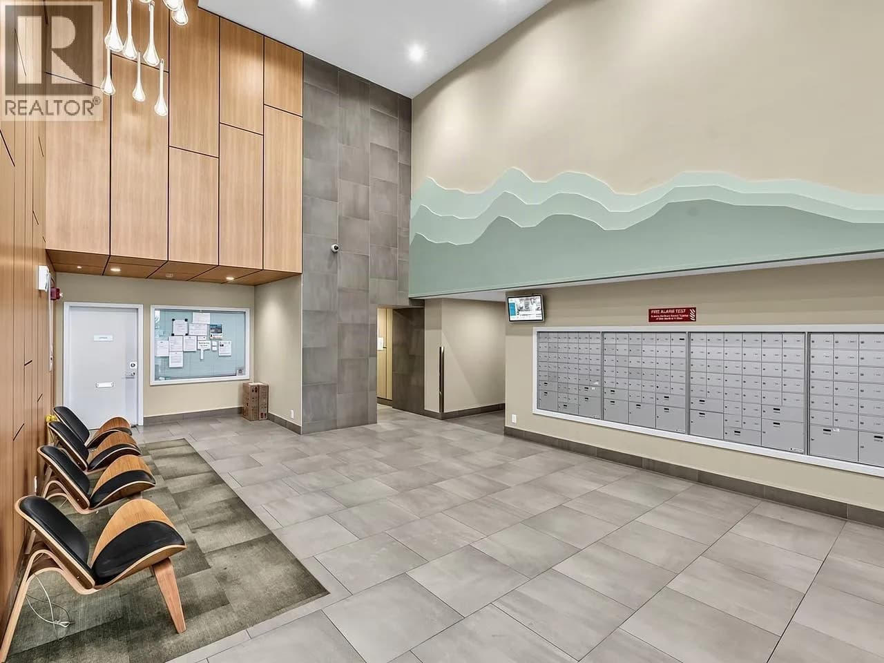 #1202 691 NORTH ROAD, Coquitlam, BC photo 3