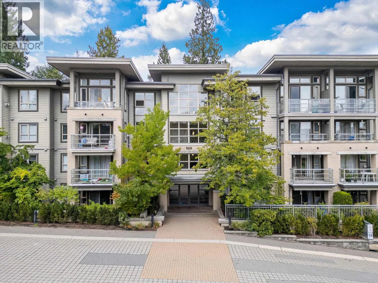 #408 9319 UNIVERSITY CRESCENT, Burnaby, BC photo 4