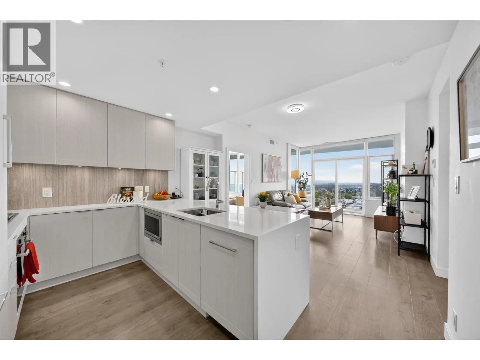 #2103 5051 IMPERIAL STREET, Burnaby, BC photo 3