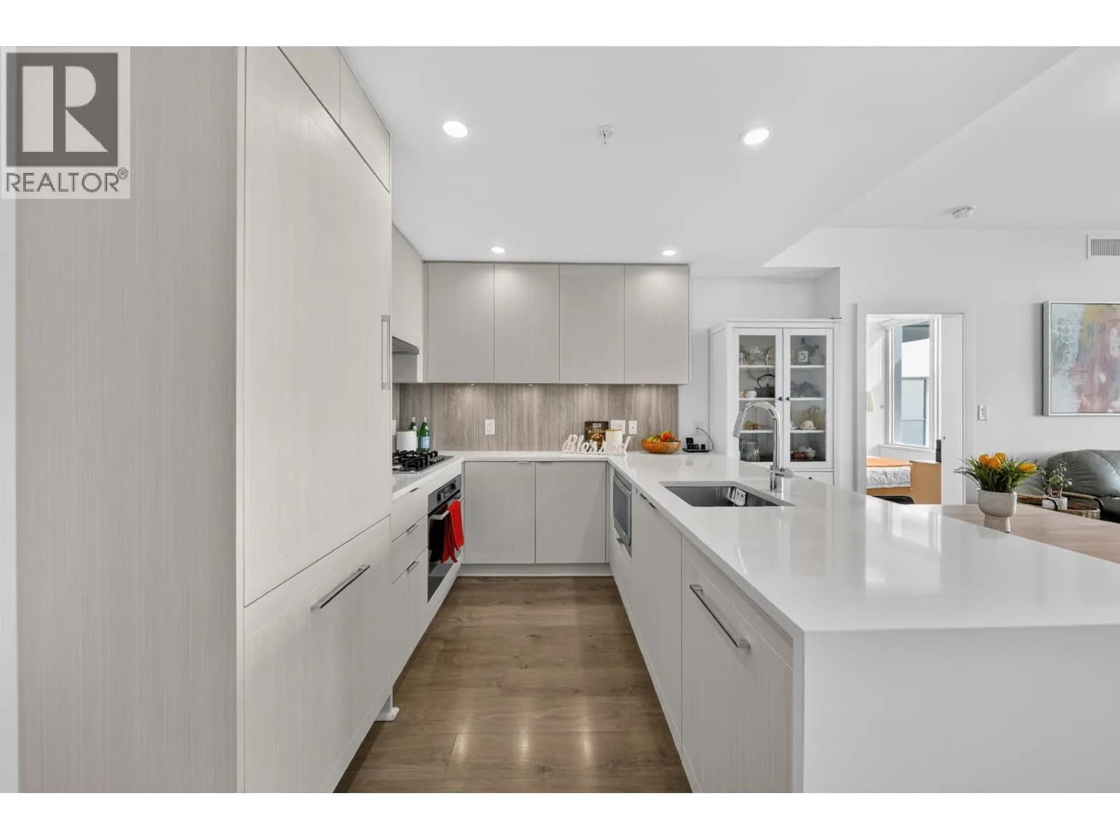 #2103 5051 IMPERIAL STREET, Burnaby, BC photo 4