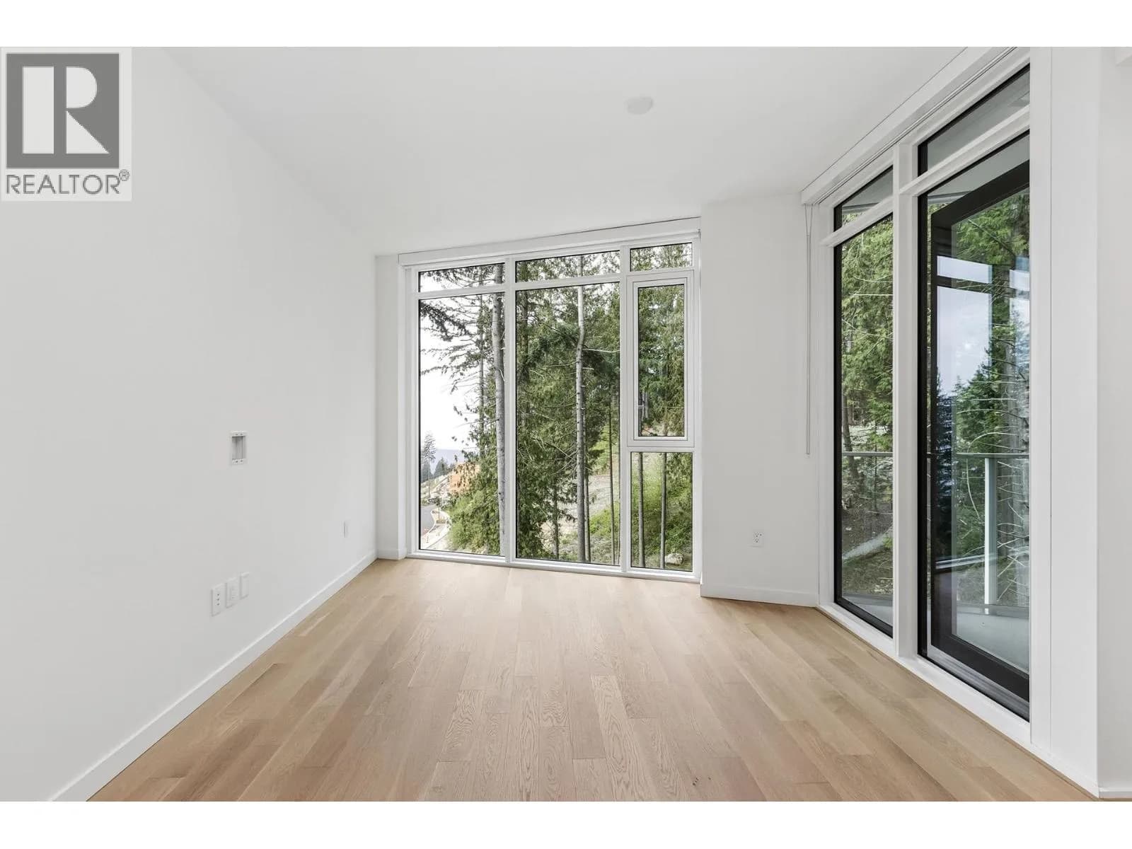 #704 3963 UPLANDS WAY, West Vancouver, BC photo 2