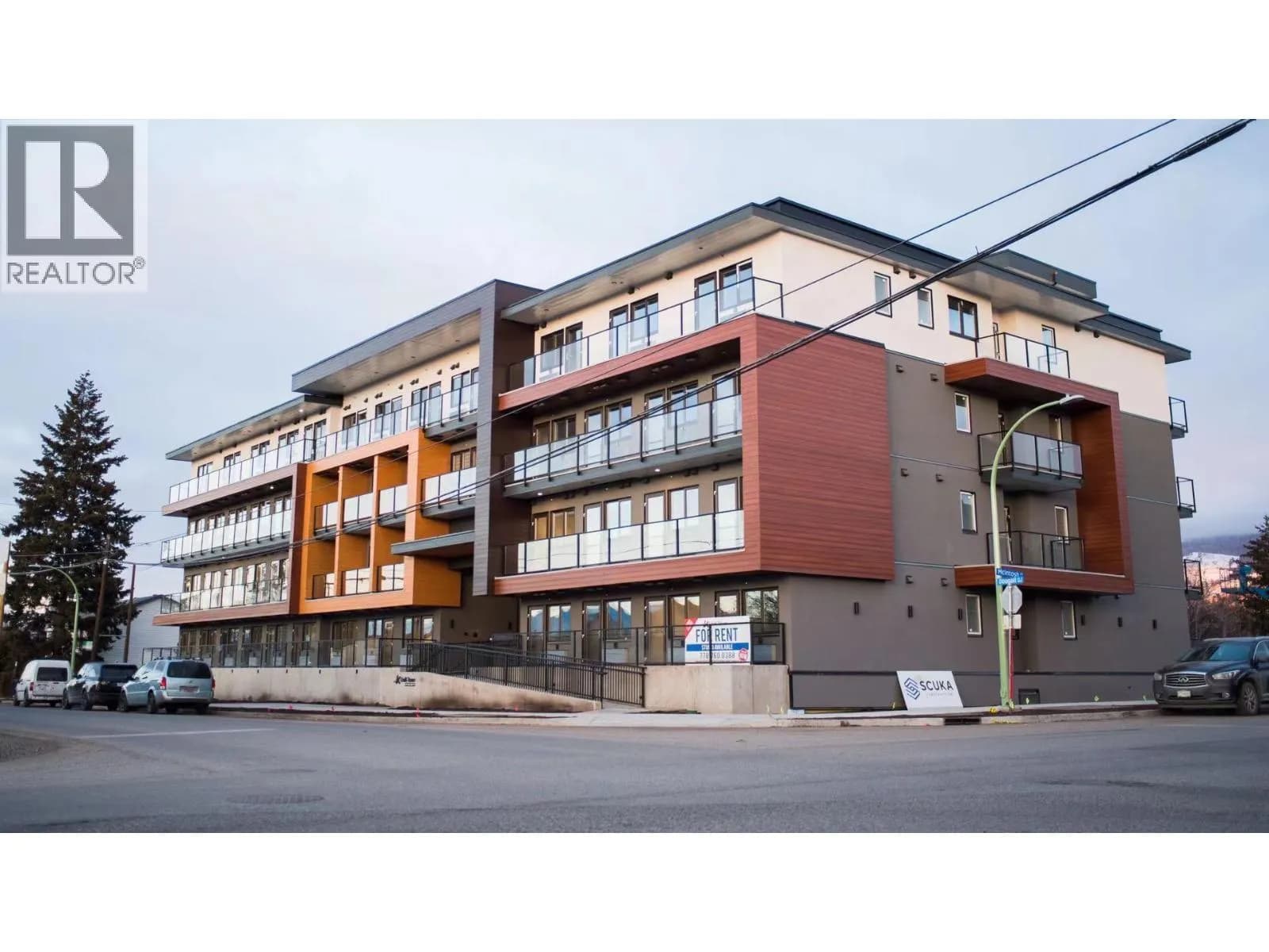 #206 345 Dougall Road N, Kelowna, BC photo 2