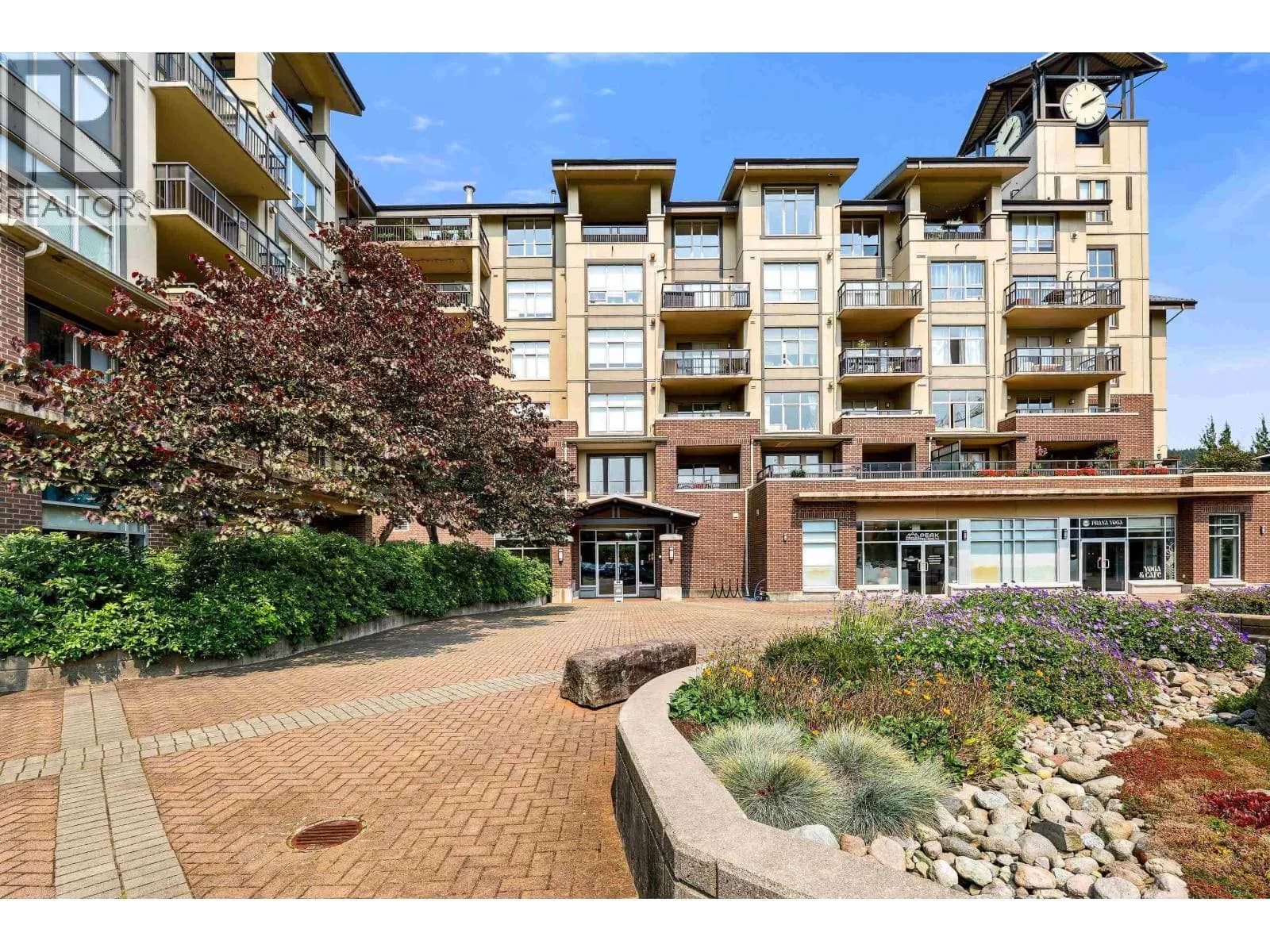 #305 1211 VILLAGE GREEN WAY, Squamish, BC photo 2