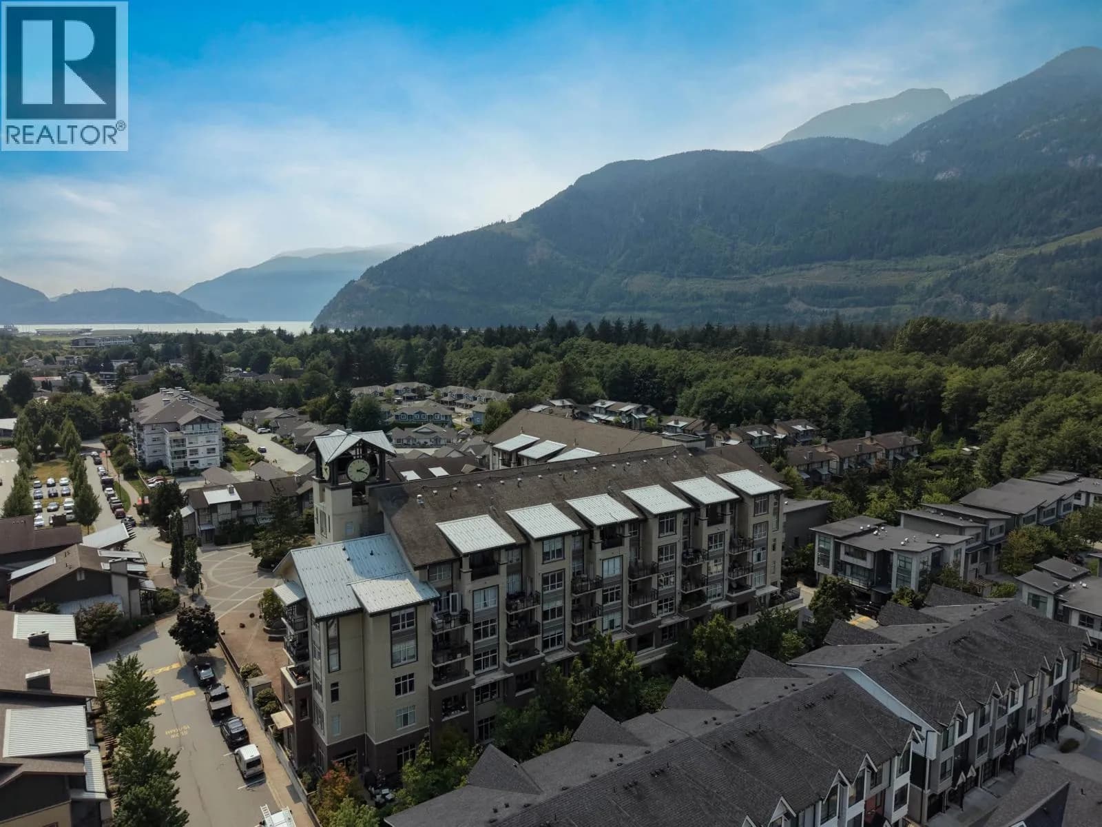 #305 1211 VILLAGE GREEN WAY, Squamish, BC photo 3