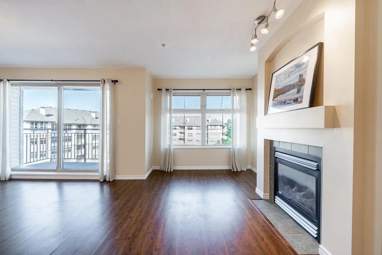#401 15220 GUILDFORD DRIVE, Surrey, BC photo 4