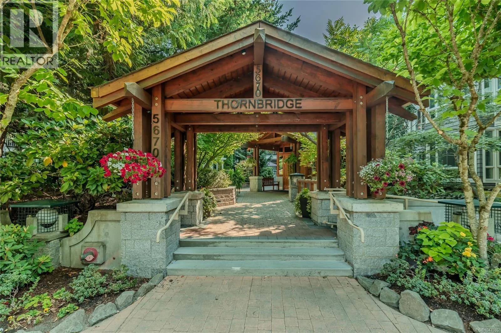 5670 Edgewater Lane, Nanaimo