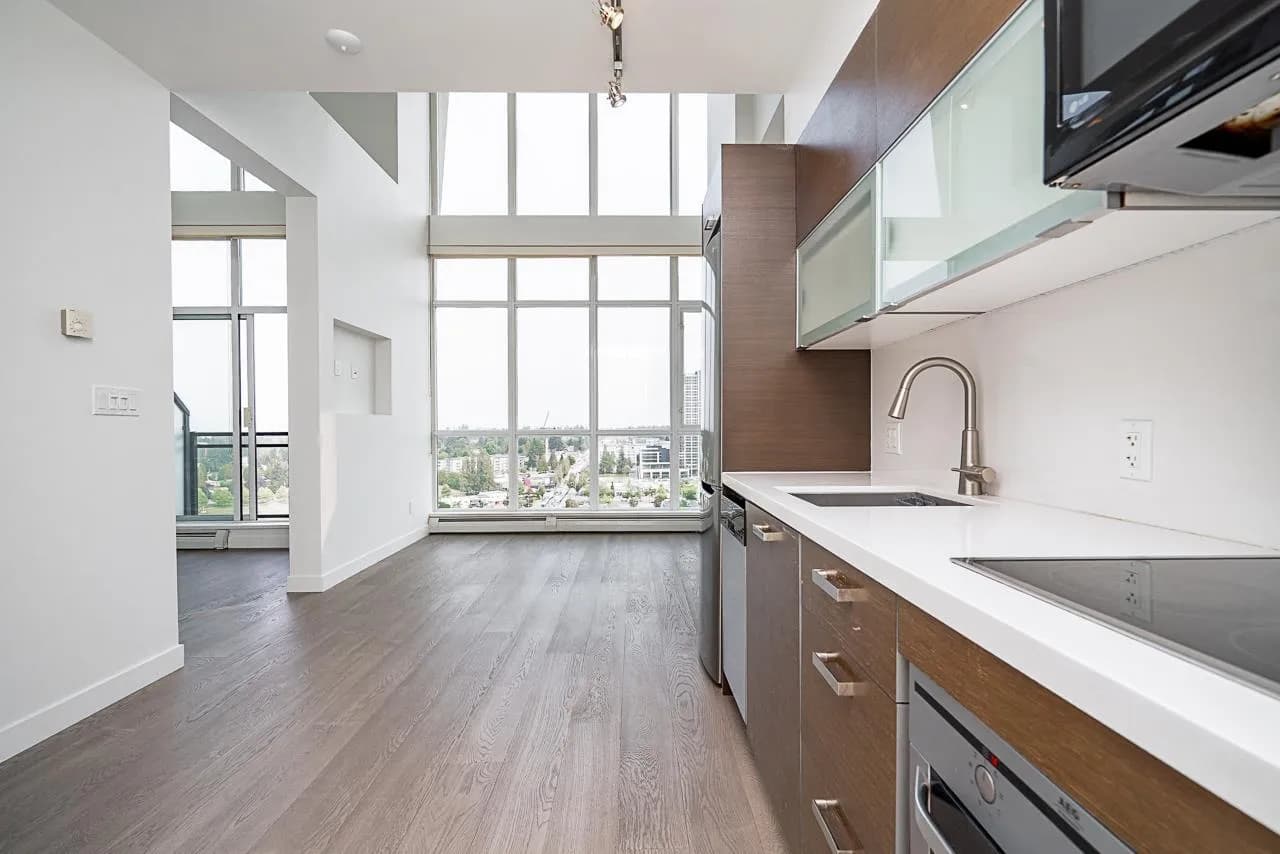 #2501 10777 UNIVERSITY DRIVE, Surrey, BC photo 5