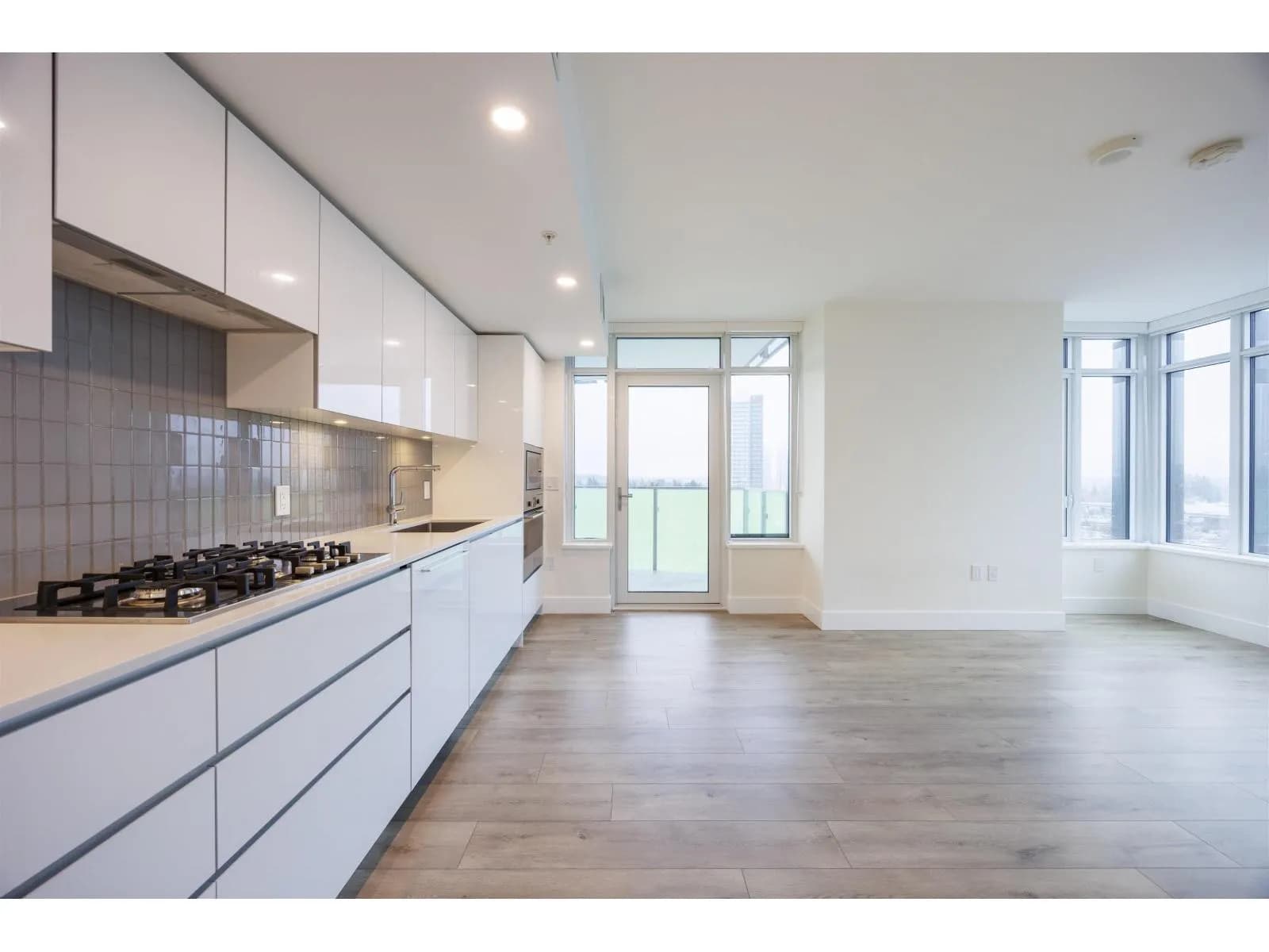#1204 10428 WHALLEY BOULEVARD, Surrey, BC photo 5