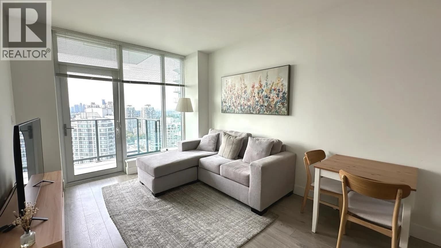 #2909 7388 KINGSWAY, Burnaby, BC photo 2
