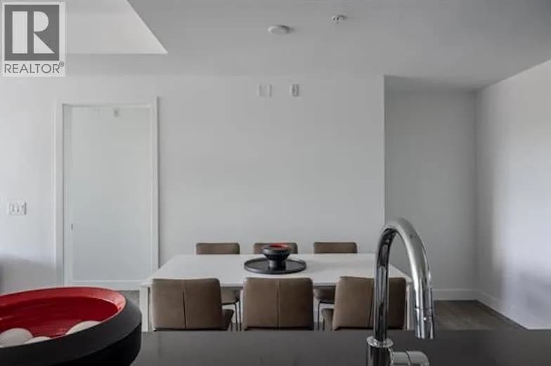 #301 717 W 17TH AVENUE, Vancouver, BC photo 3