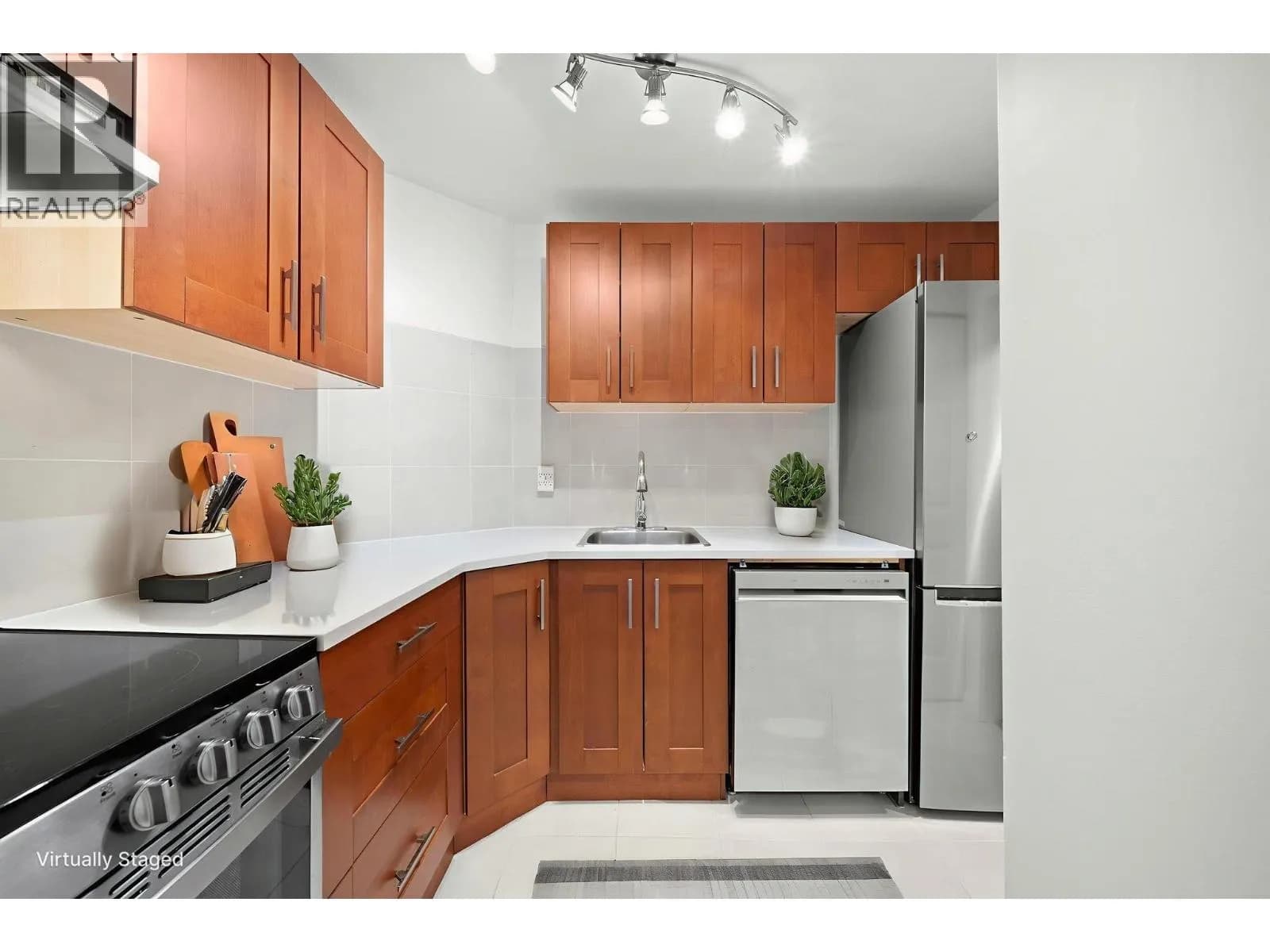 #213 436 SEVENTH STREET, New Westminster, BC photo 5