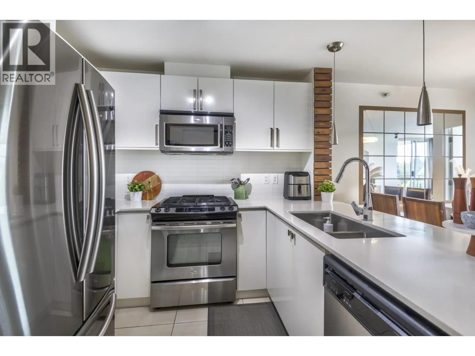 #1606 9868 CAMERON STREET, Burnaby, BC photo 2