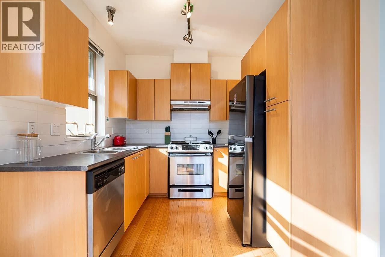 #516 9319 UNIVERSITY CRESCENT, Burnaby, BC photo 3