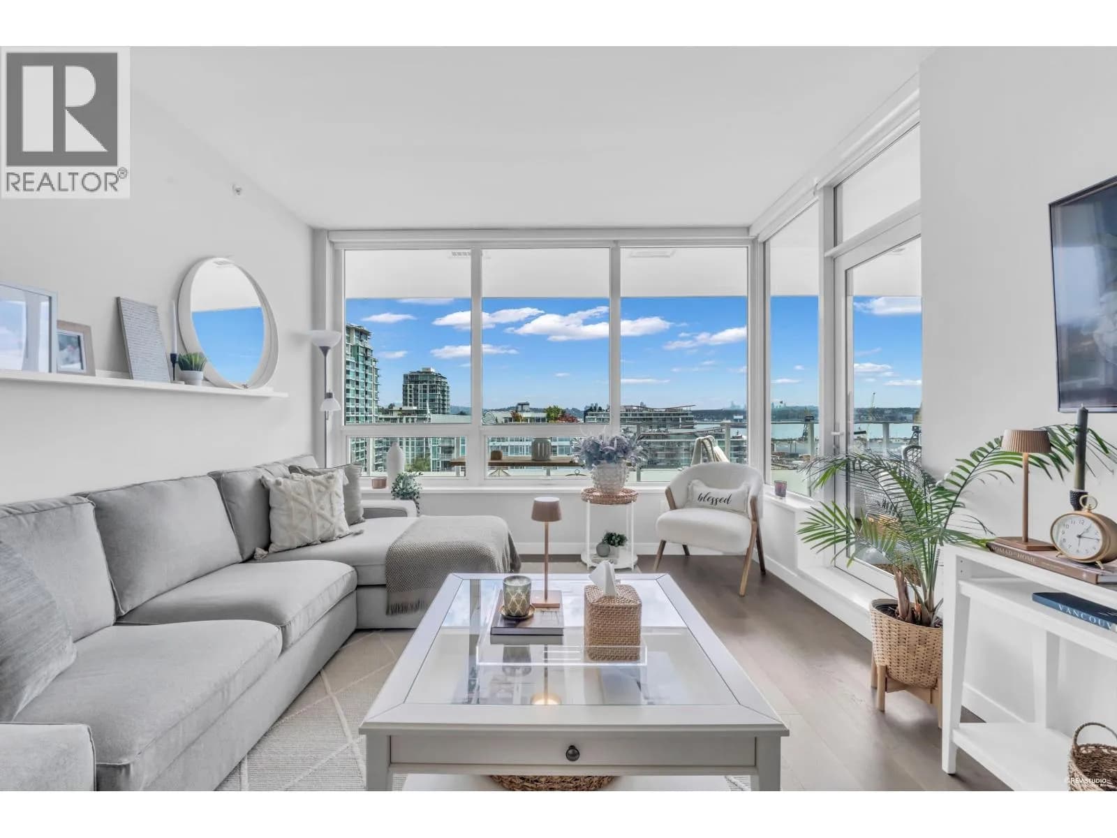 #1309 118 CARRIE CATES COURT, North Vancouver, BC photo 3