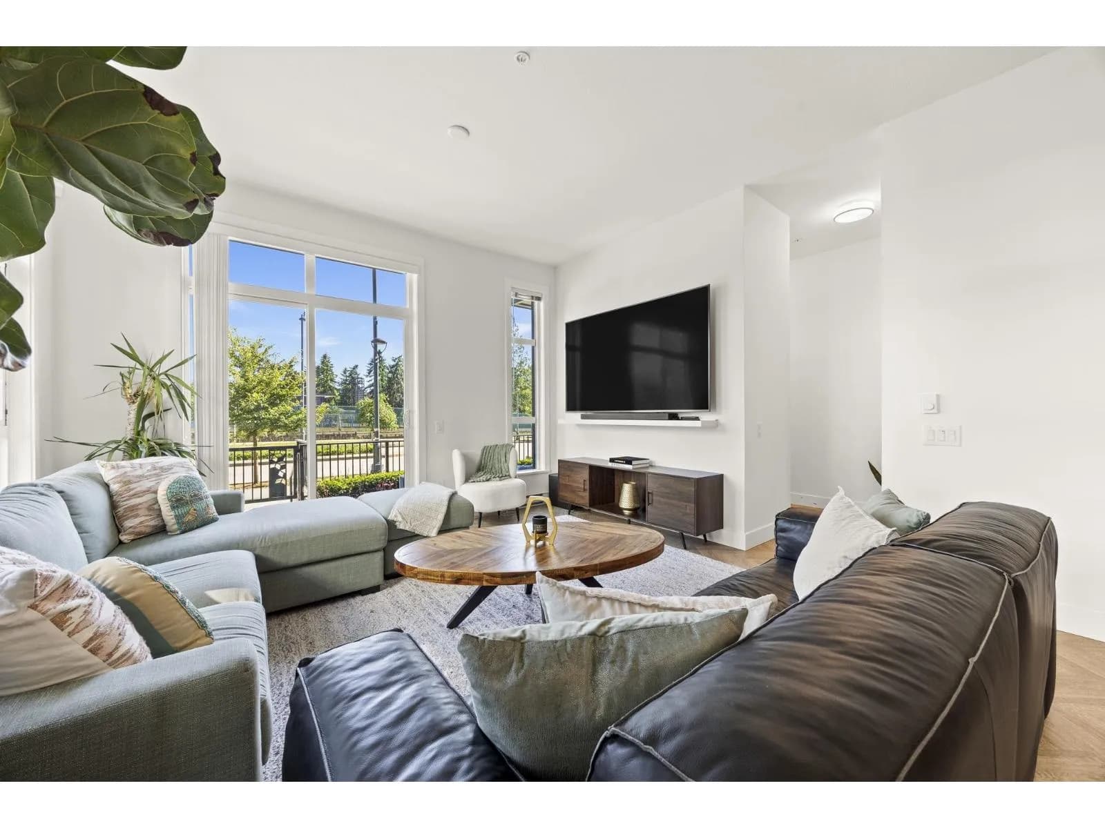 13933 105 BOULEVARD, Surrey
