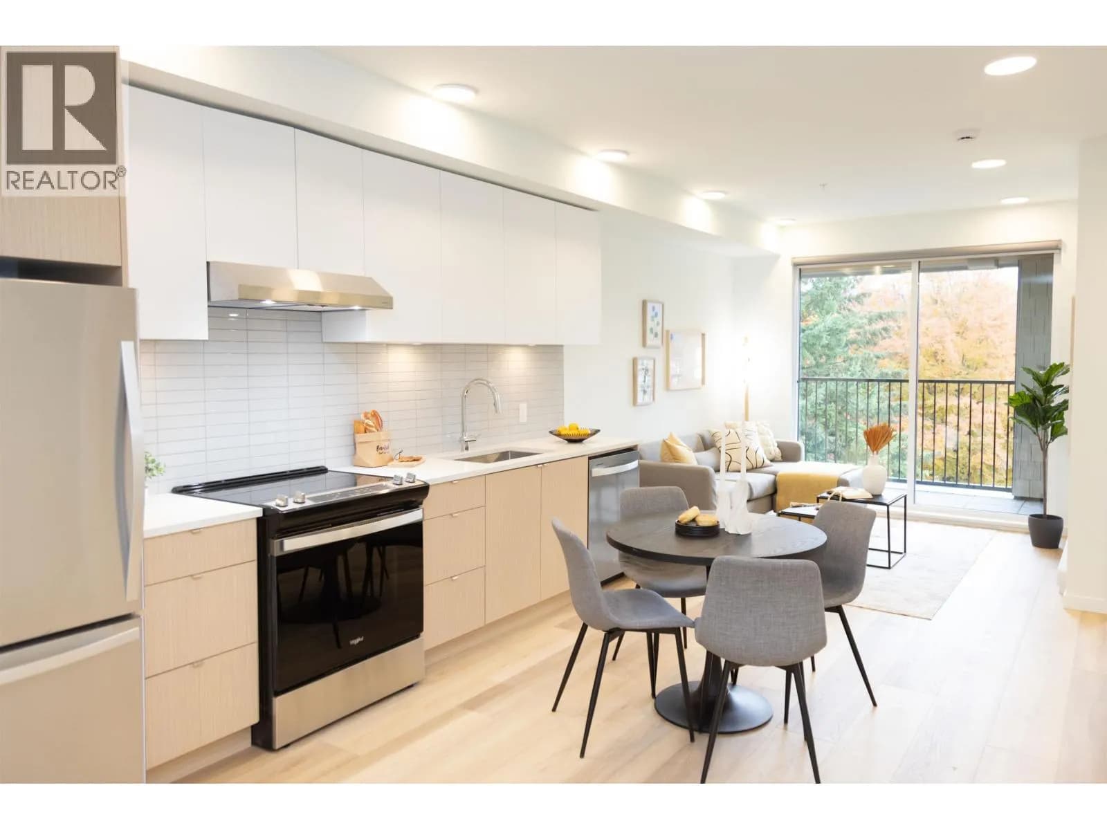 37994 SECOND AVENUE, Squamish