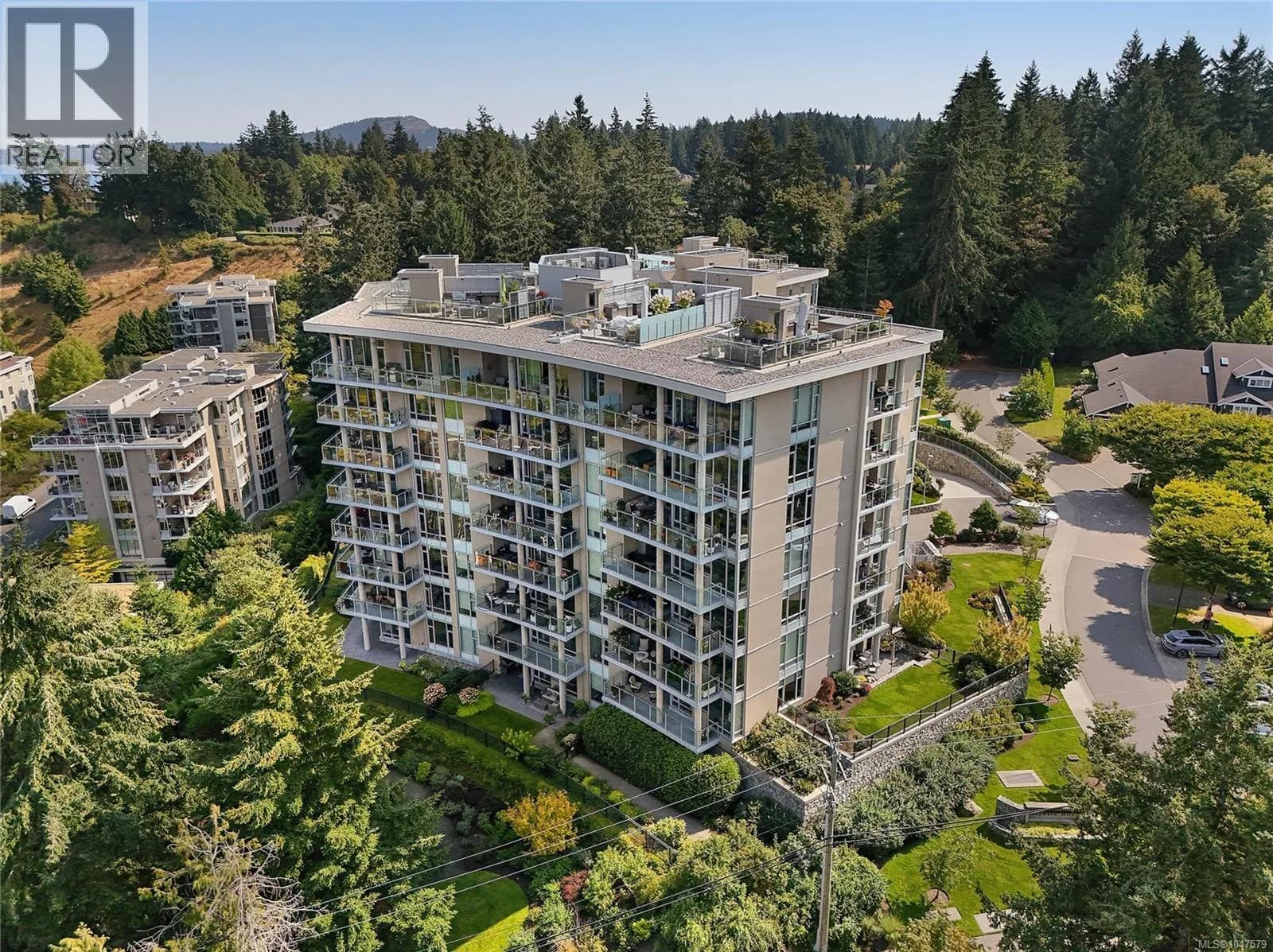 5388 Hill Rise Terr, Saanich