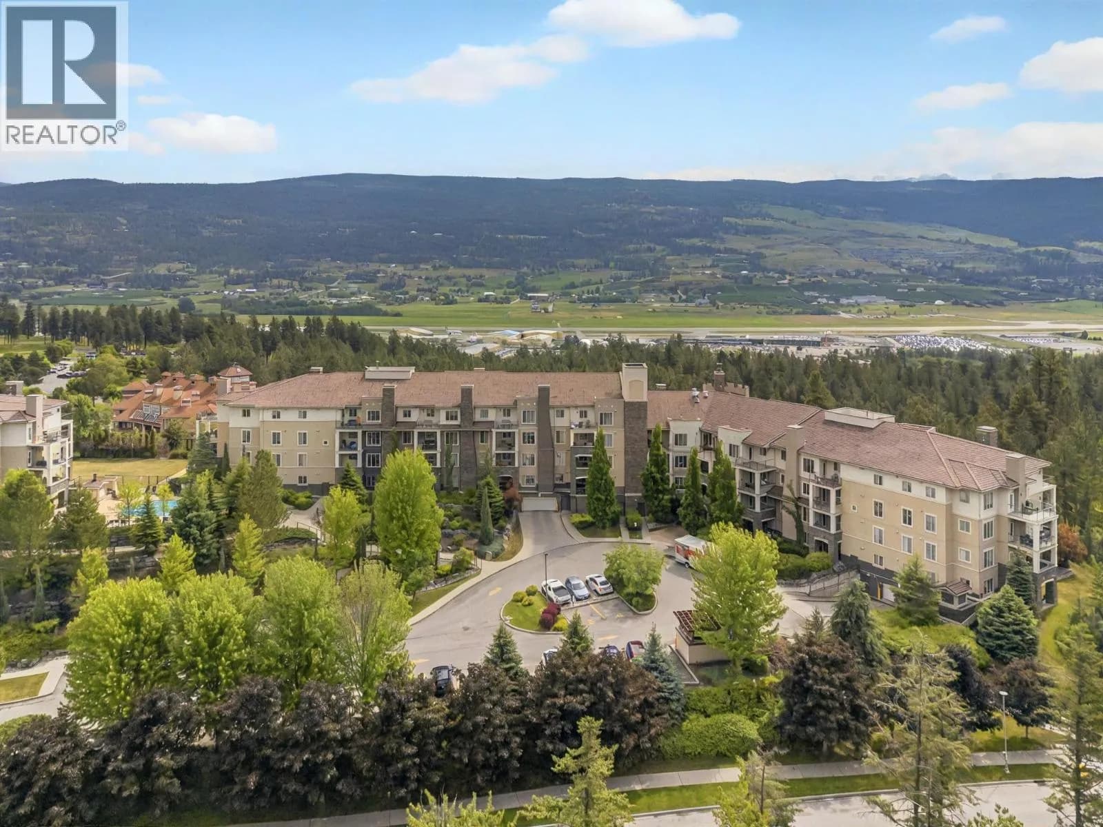 #2314 1873 Country Club Drive, Kelowna, BC photo 4