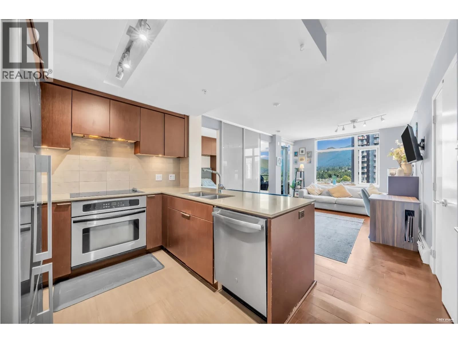 #1301 158 W 13TH STREET, North Vancouver, BC photo 3