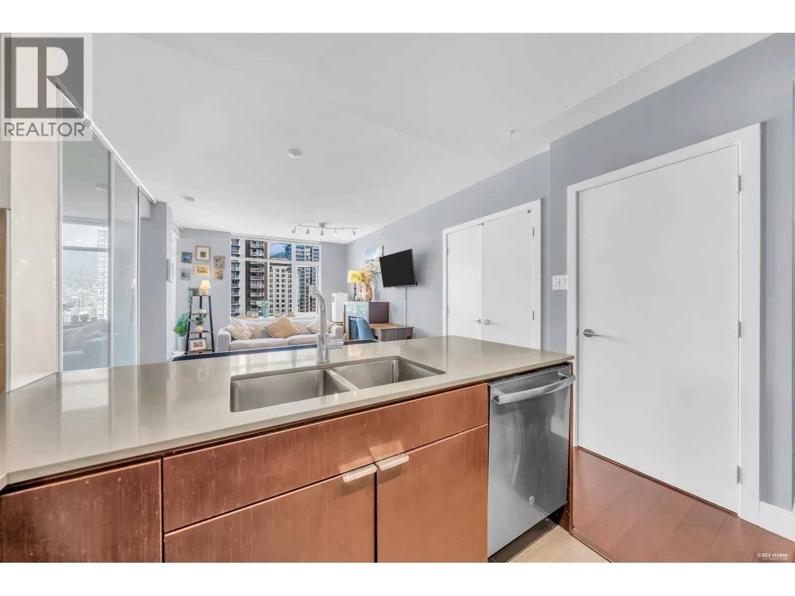 #1301 158 W 13TH STREET, North Vancouver, BC photo 4