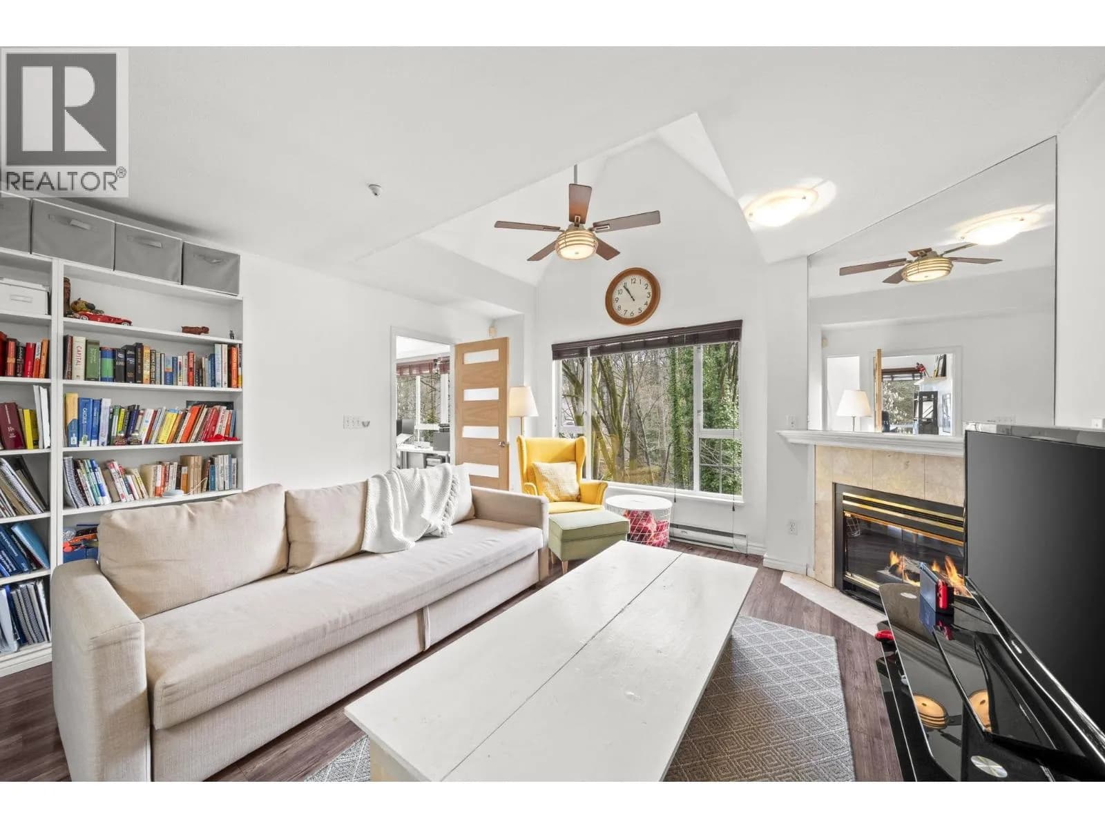 #304 1550 FELL AVENUE AVENUE, North Vancouver, BC photo 2