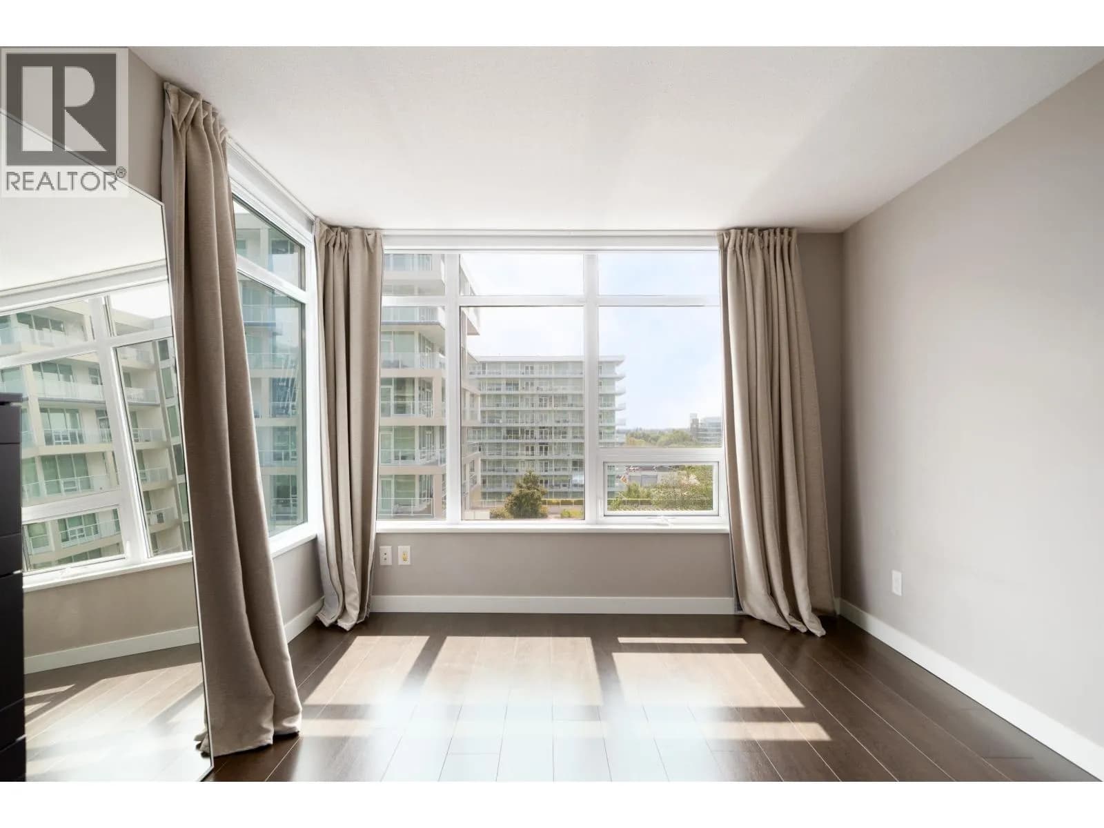 #1202 6288 NO. 3 ROAD, Richmond, BC photo 5