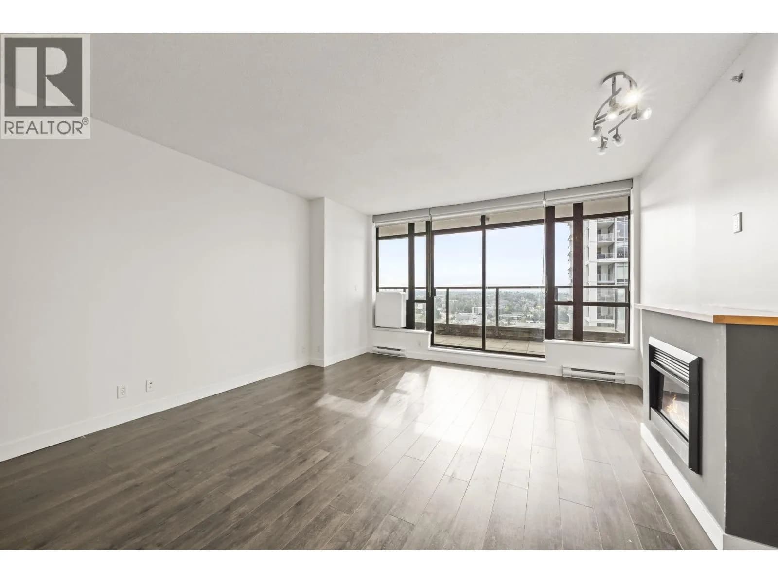 #2101 4132 HALIFAX STREET, Burnaby, BC photo 3