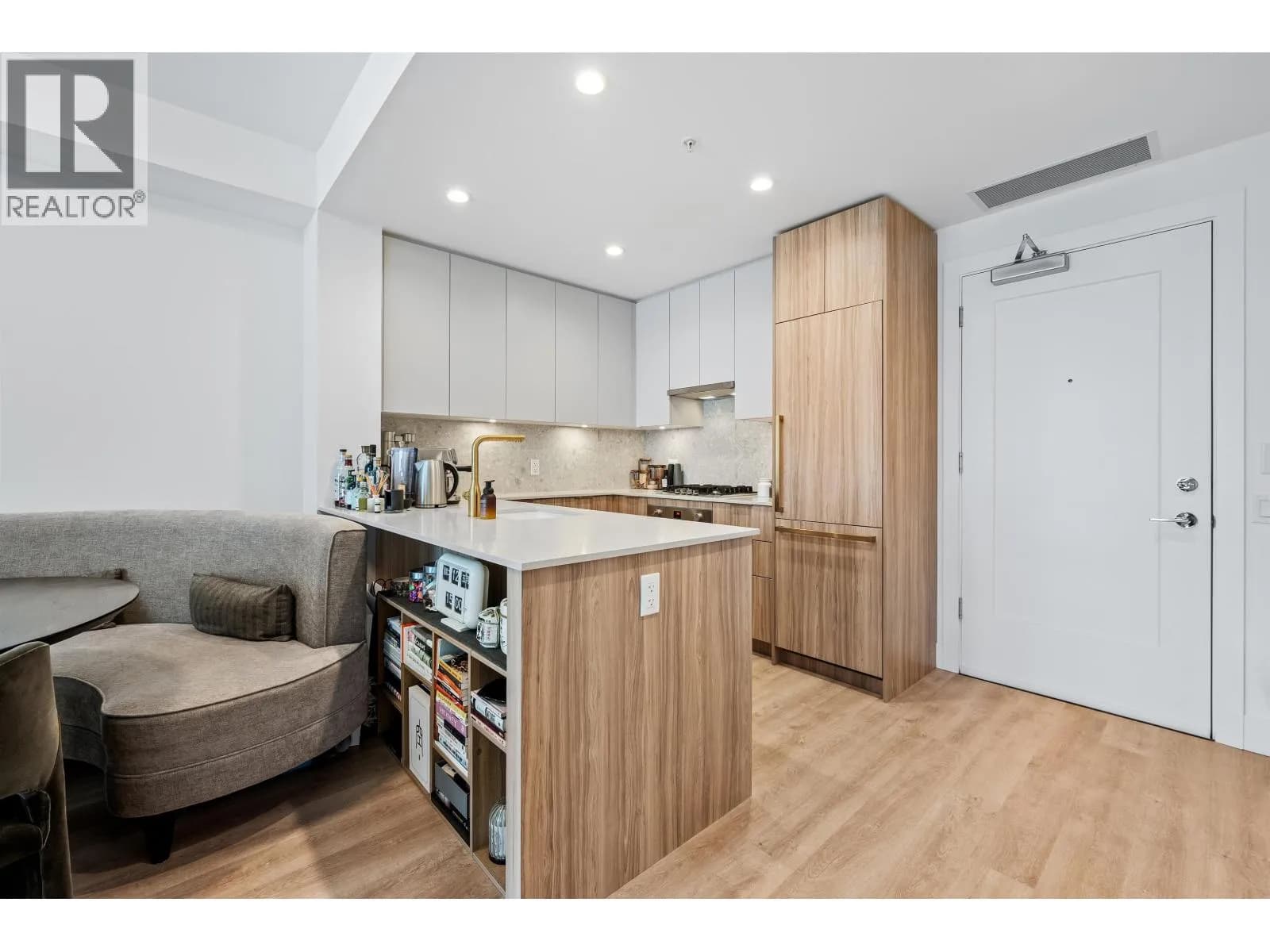 #505 2385 EMERY COURT, North Vancouver, BC photo 4