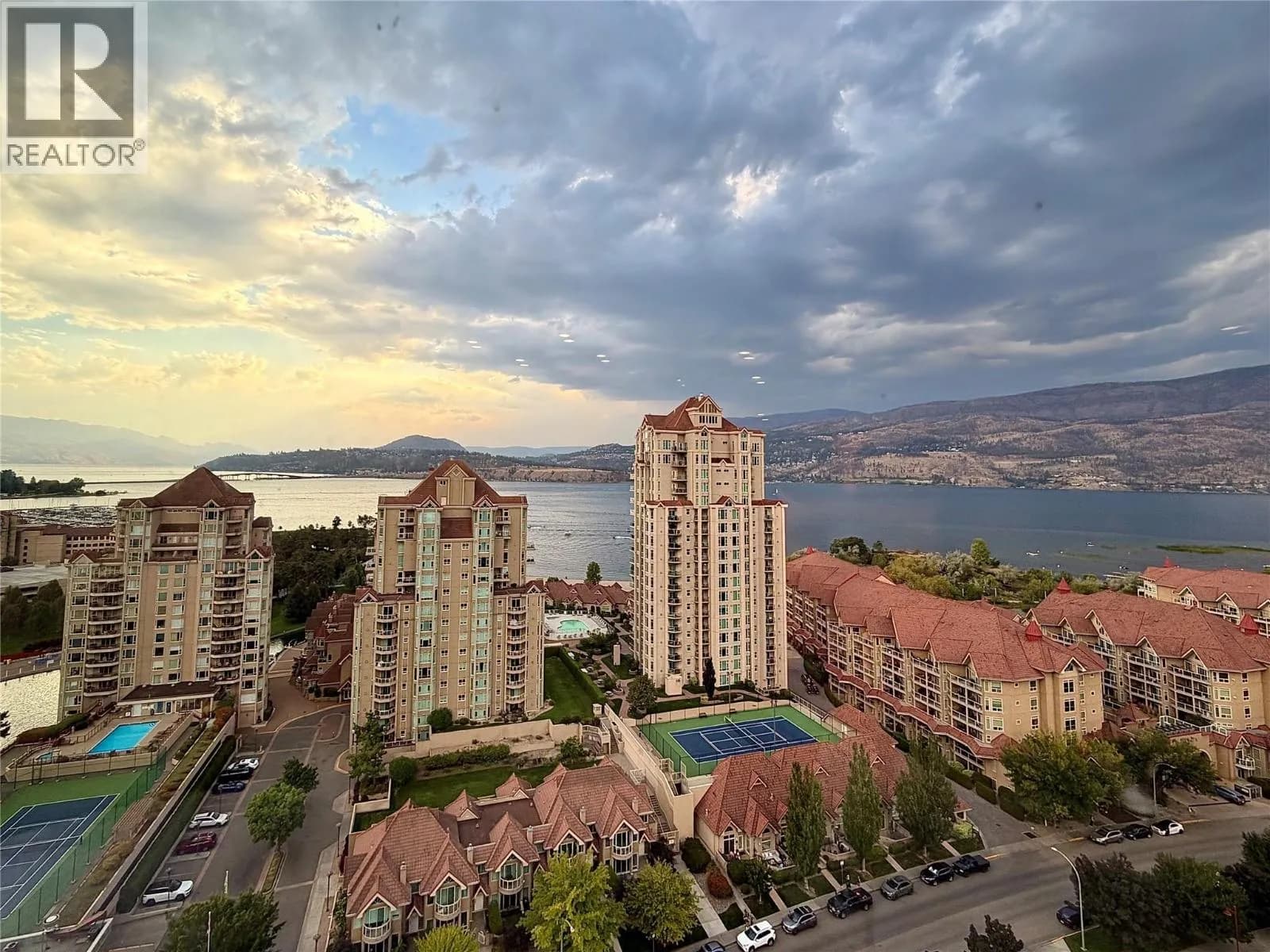 #1702 1151 Sunset Drive, Kelowna, BC photo 5