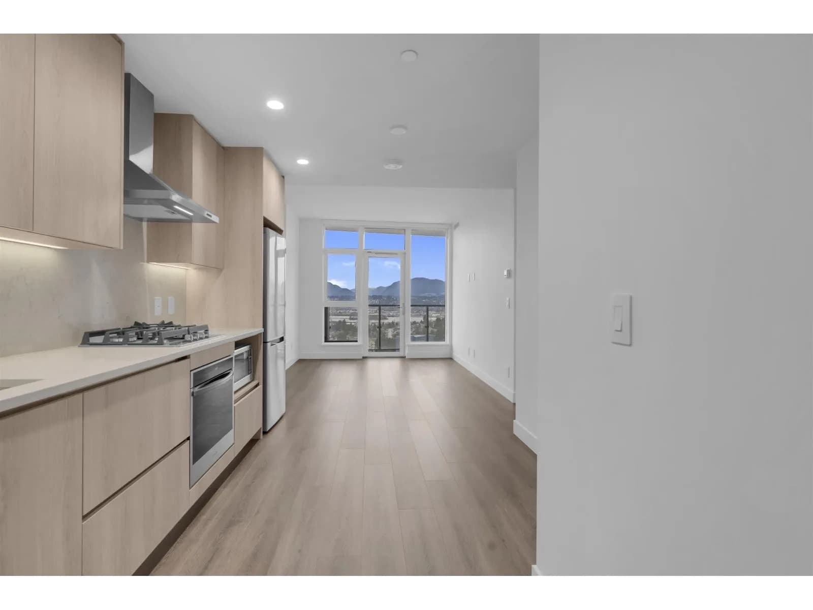 #1709 10750 135A STREET, Surrey, BC photo 4