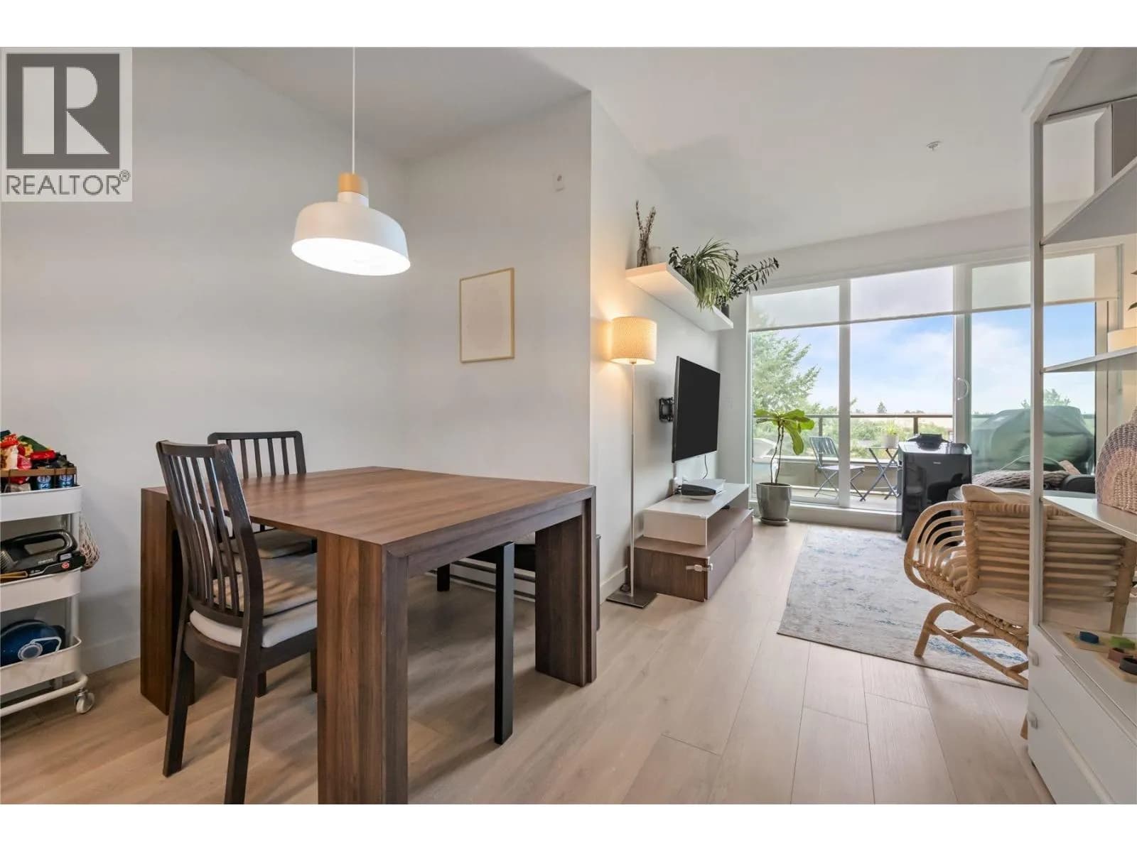 #612 7588 16TH STREET, Burnaby, BC photo 3