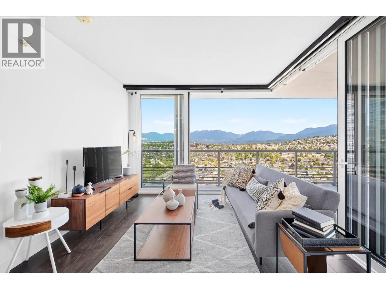 #3008 4730 LOUGHEED HIGHWAY, Burnaby, BC photo 4