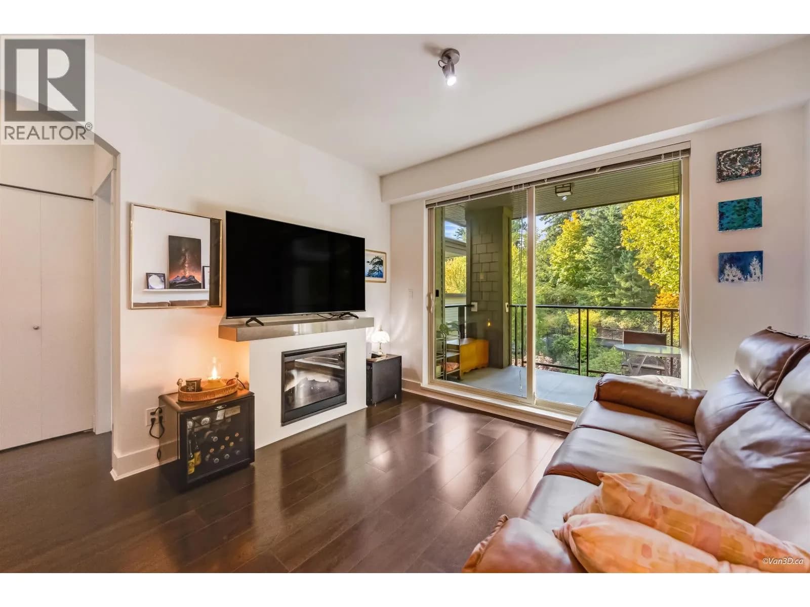 7418 BYRNEPARK WALK, Burnaby
