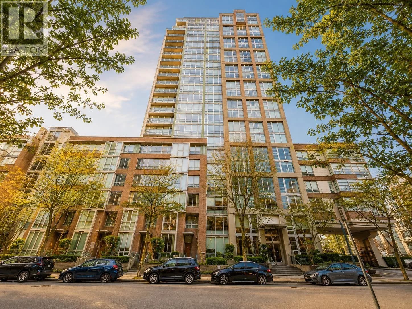 #608 1228 MARINASIDE CRESCENT STREET, Vancouver, BC photo 2