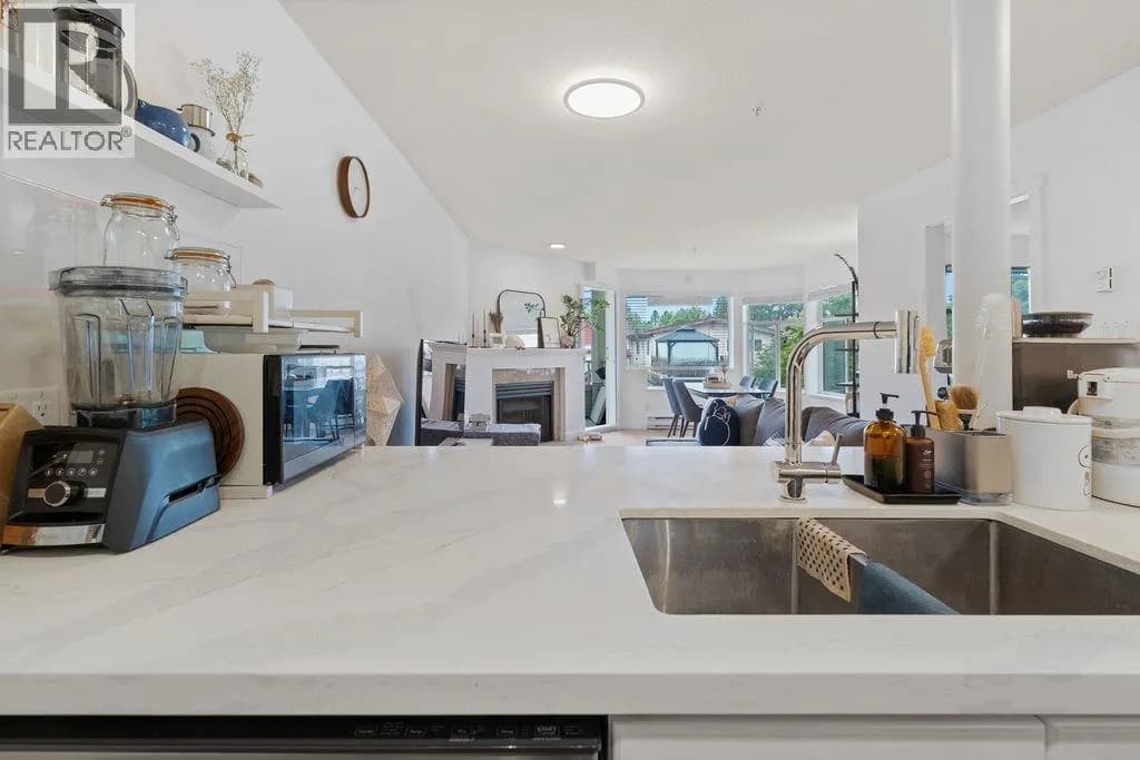 #211 3628 RAE AVENUE, Vancouver, BC photo 5