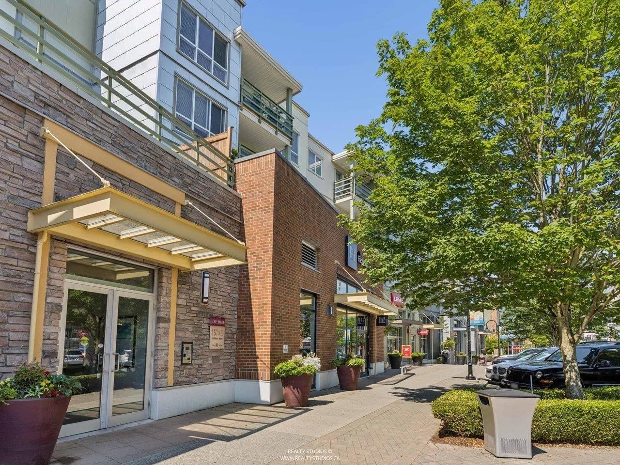 Morgan Crossing - The Main, Surrey