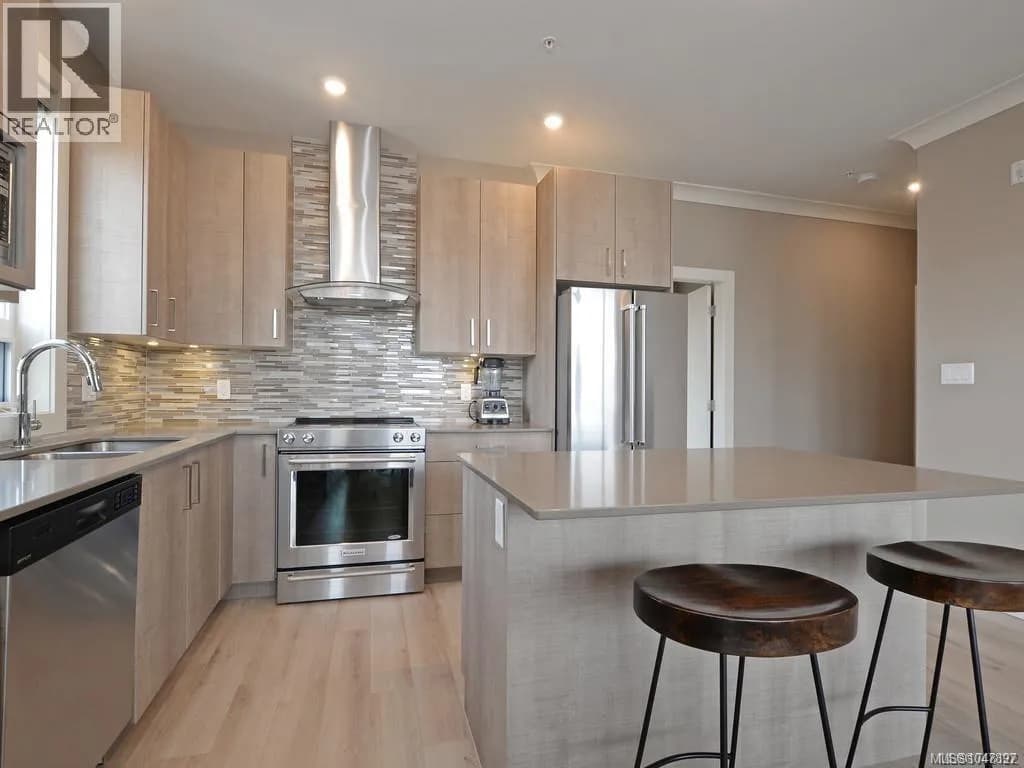 #403 300 Michigan St, Victoria, BC photo 3
