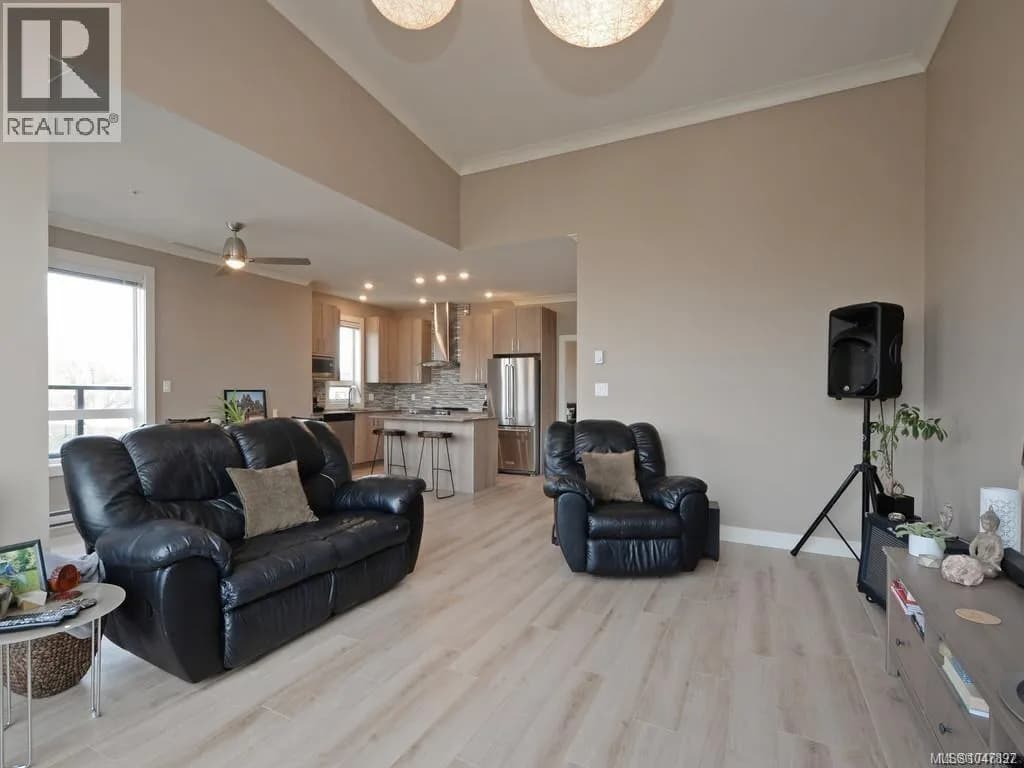 #403 300 Michigan St, Victoria, BC photo 5