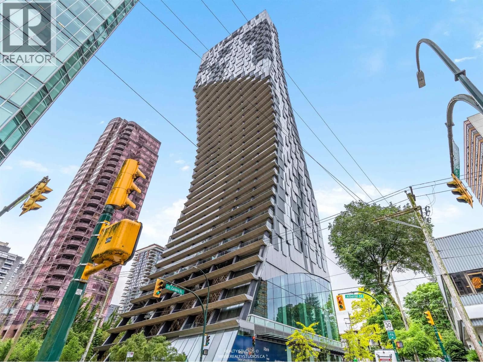 #303 1568 ALBERNI STREET, Vancouver, BC photo 2