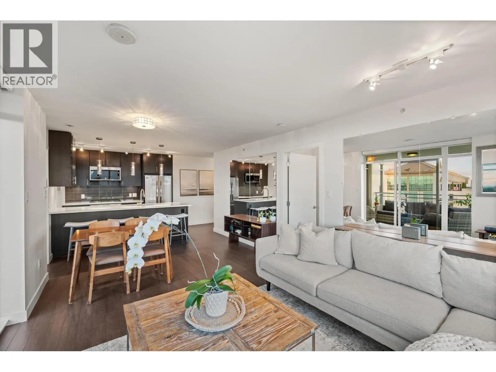 #2101 608 BELMONT STREET, New Westminster, BC photo 4