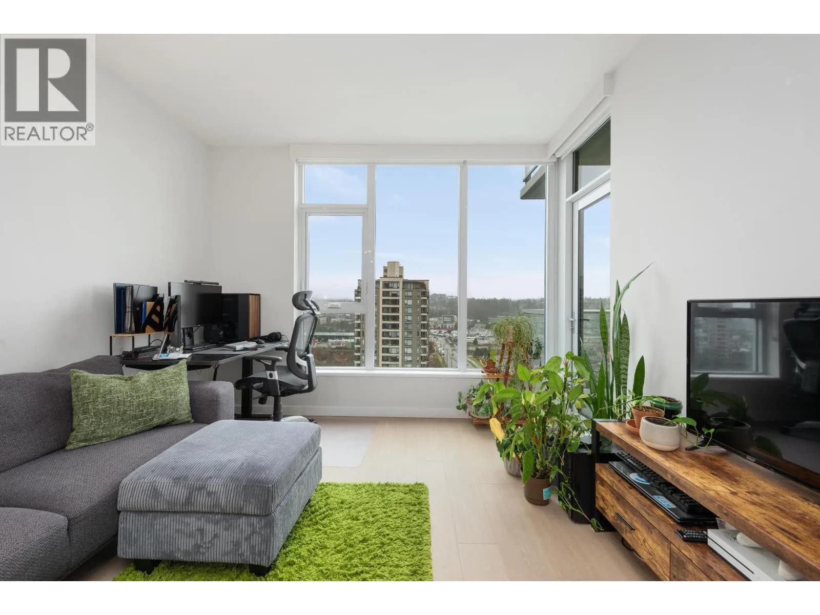 #1301 2186 GILMORE AVENUE, Burnaby, BC photo 2