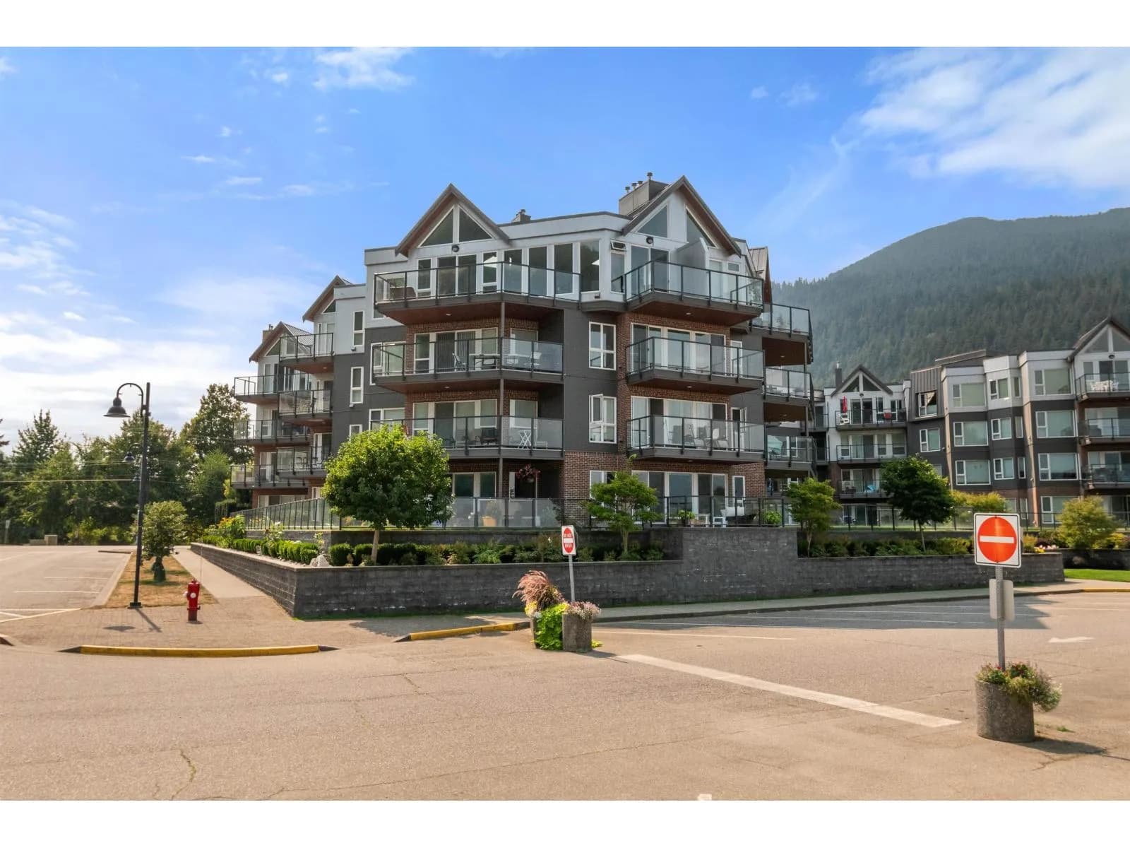 378 ESPLANADE AVENUE, Harrison Hot Springs