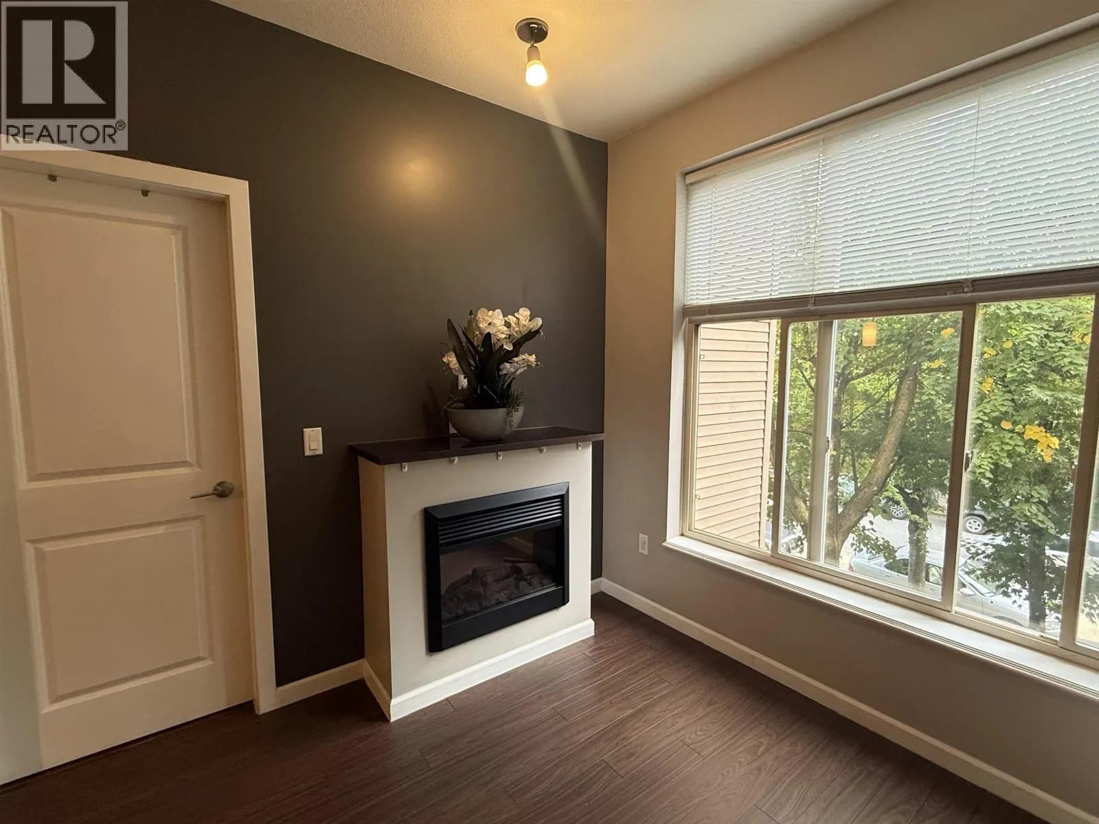 #218 2477 KELLY AVENUE, Port Coquitlam, BC photo 2