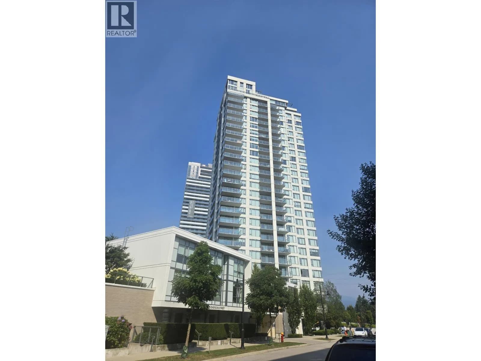 602 COMO LAKE AVENUE, Coquitlam