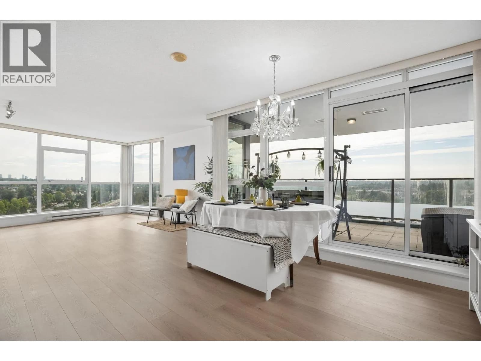 2225 HOLDOM AVENUE, Burnaby