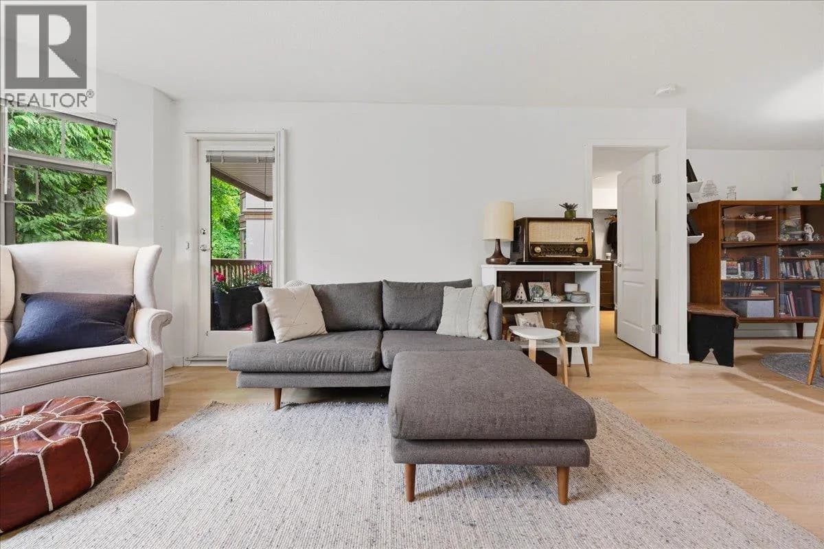 #411 2059 CHESTERFIELD AVENUE, North Vancouver, BC photo 5