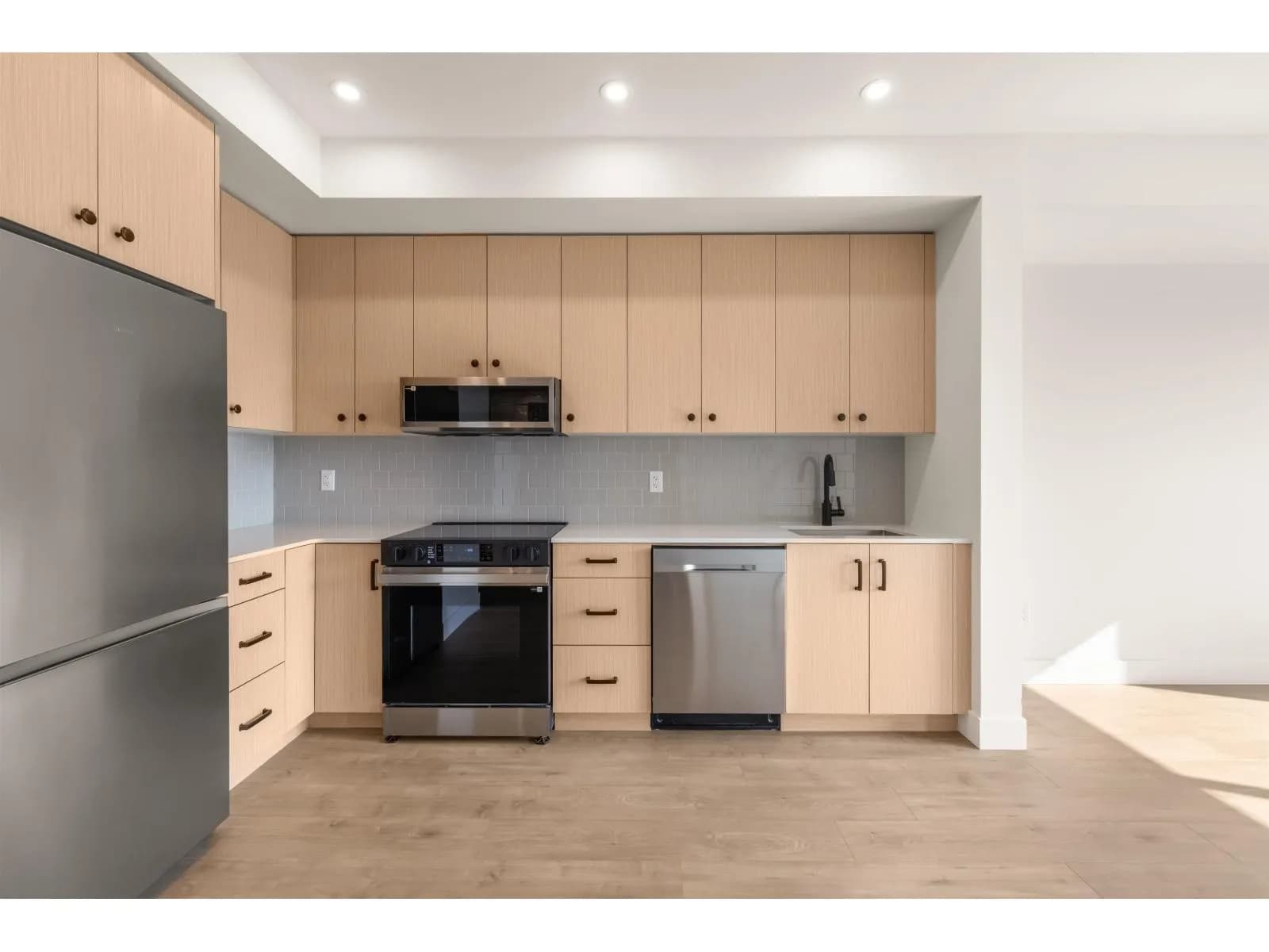 #311 32528 SIMON AVENUE, Abbotsford, BC photo 2