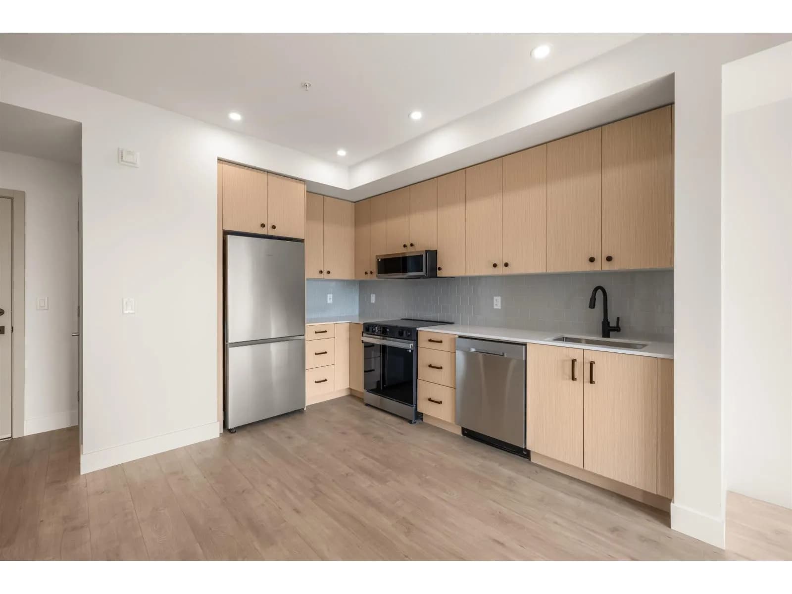 #311 32528 SIMON AVENUE, Abbotsford, BC photo 3